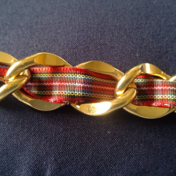 Gold tone chain bracelet with red tartan ribbon Aldo brand - Picture 2 of 6